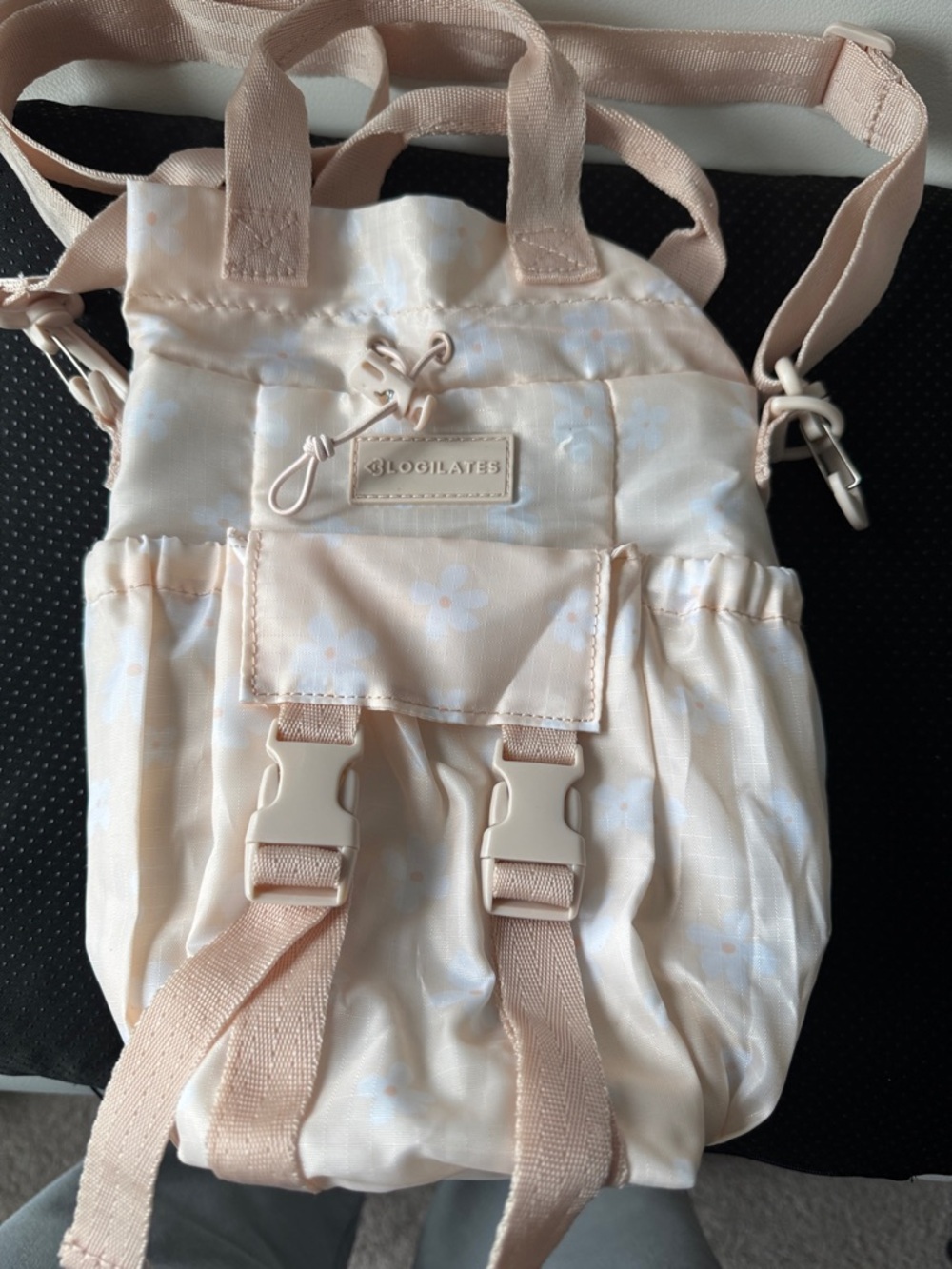 BLOGILATES Floral Drawstring Water Bottle Bag - Pale Pink Flowers